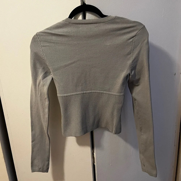 Aritzia Babaton Sculpt Knit Empire Long Sleeve in grey - Picture 6 of 6
